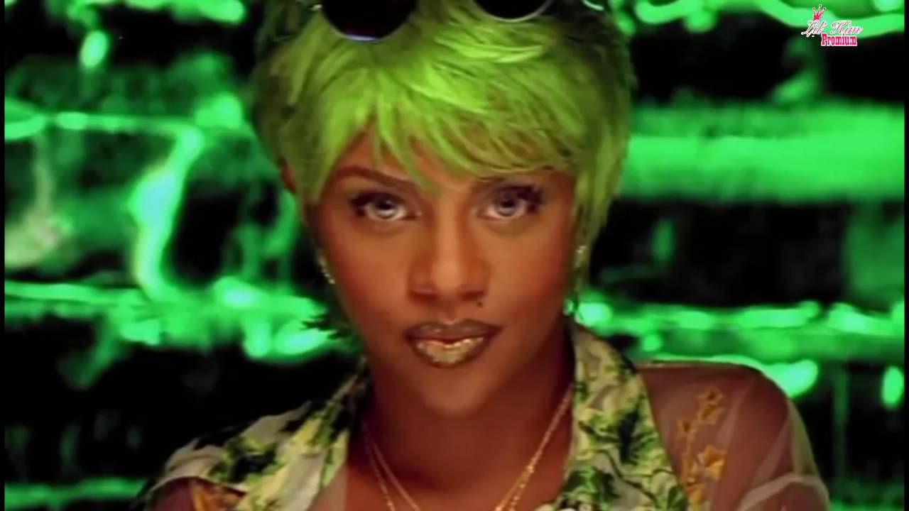 Lil Provocative Getting The Lil Kim Looks 90s Fashion World