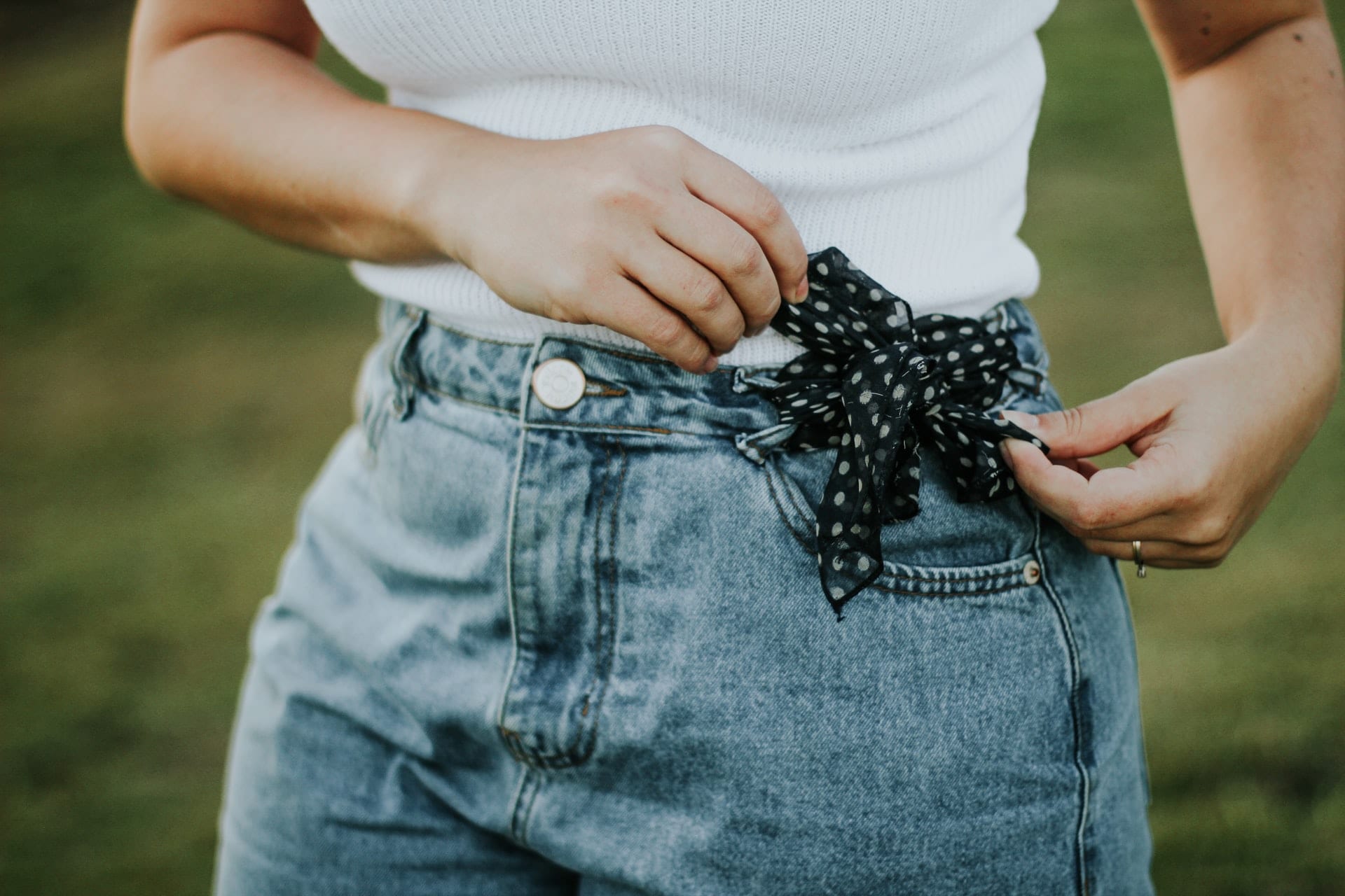 25 Ways to Wear Mom Jeans with Pizzaz 